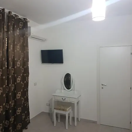 Brune Blonde Oda ve Kahvaltı *